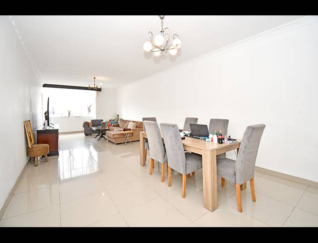 2.5 BEDROOM APARTMENT FOR SALE IN BEDFORD GARDENS